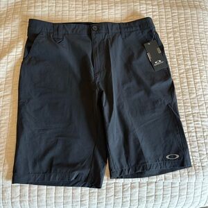 Men’s Oakley Shorts BNWT